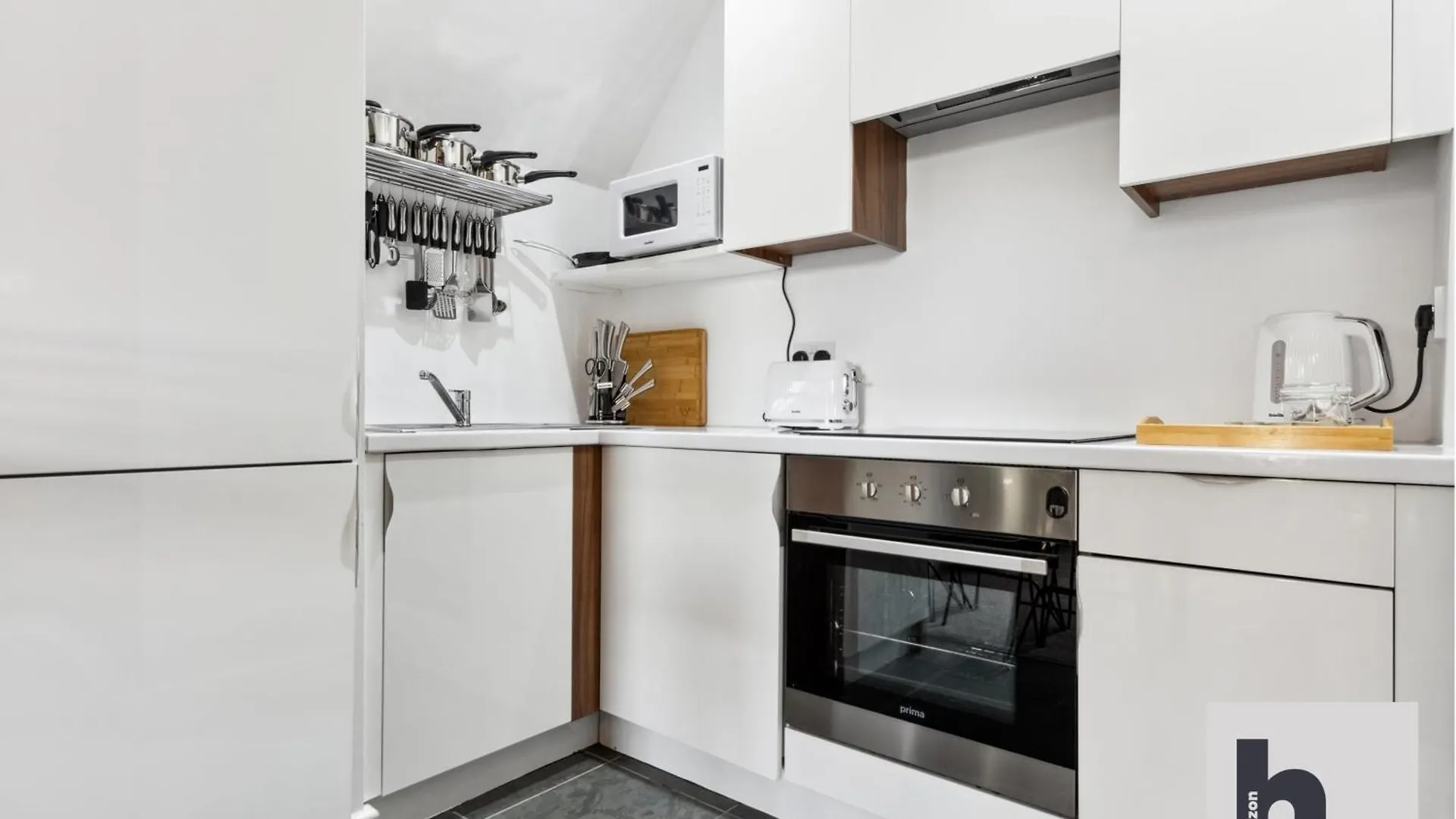 Apartment Free Parking - Penthouse - Business Stays - Relocating - Lt Harrogate