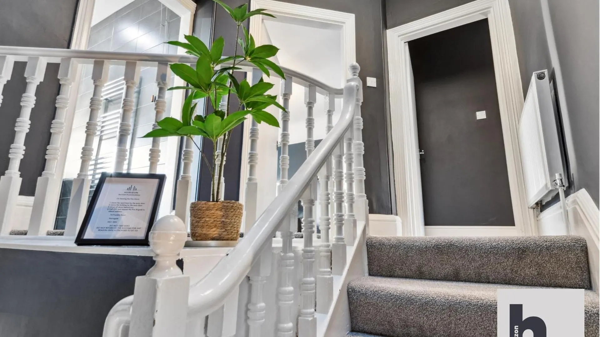 Free Parking - Penthouse - Business Stays - Relocating - Lt Harrogate 0*,