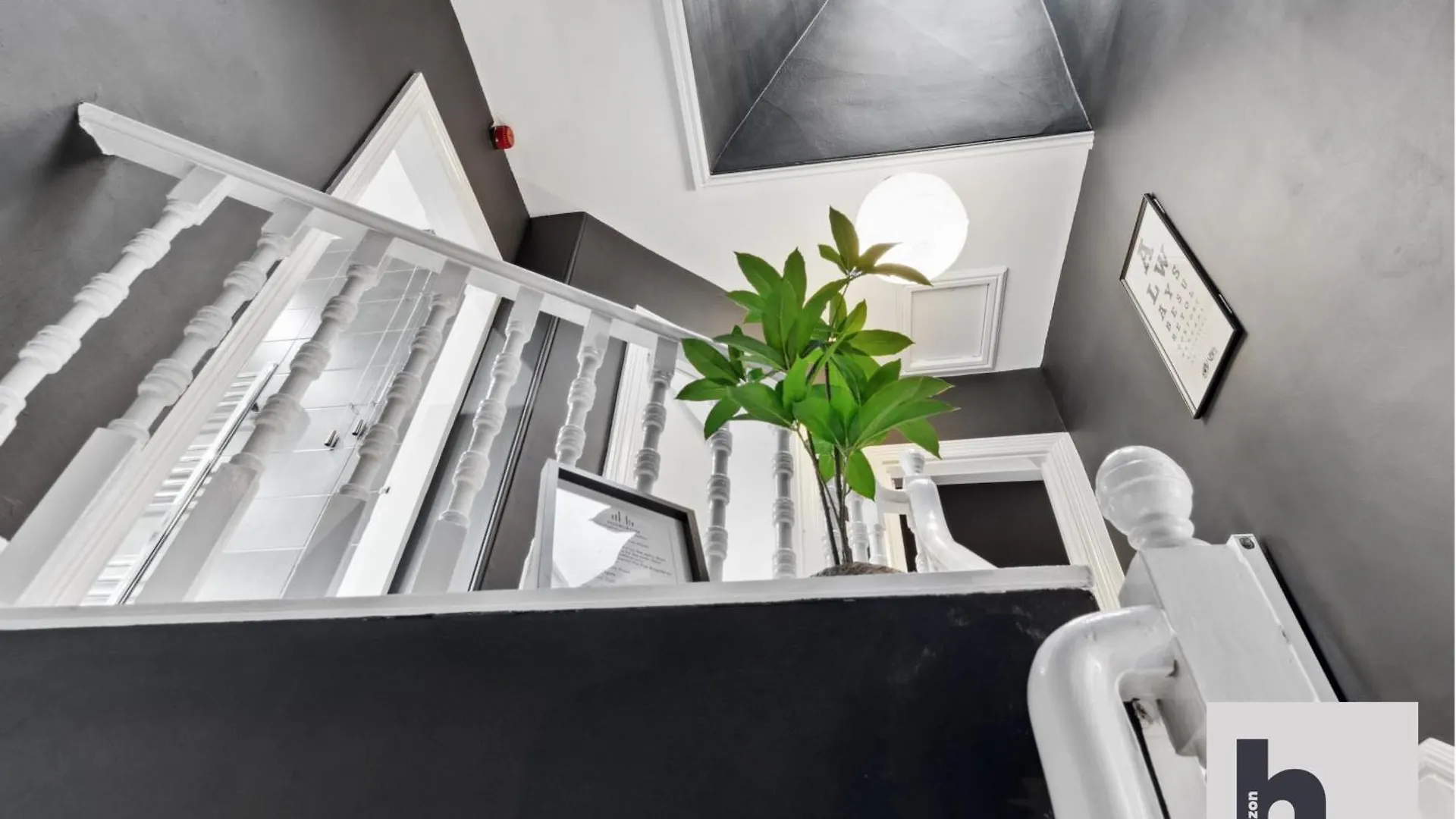 Free Parking - Penthouse - Business Stays - Relocating - Lt Harrogate 0*,  United Kingdom